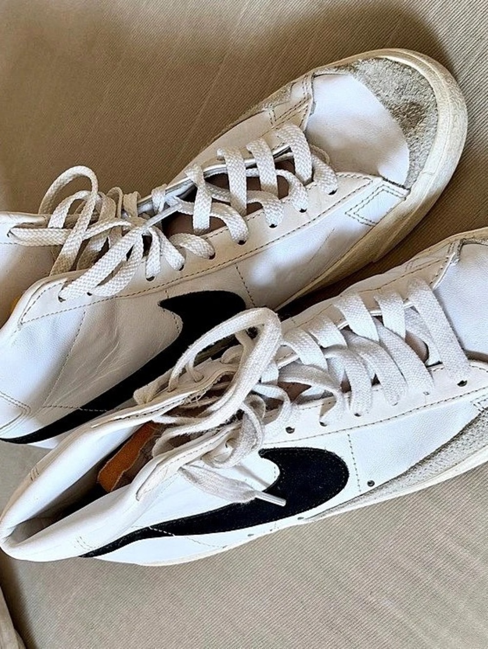 Nike Blazer Mid '77 Mid Sneakers White & Black US 8
